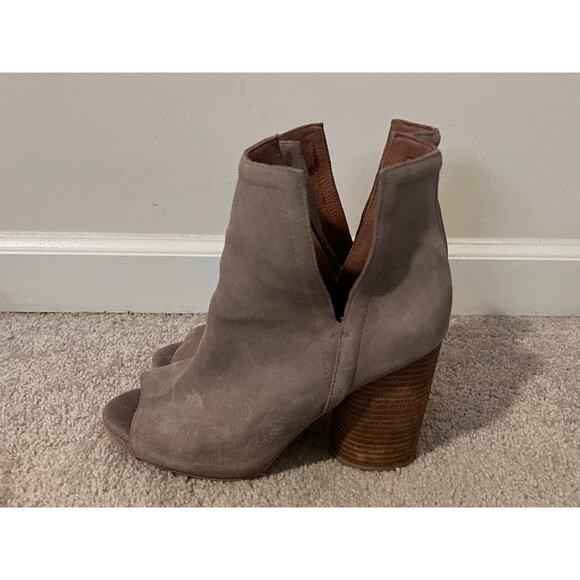 Jeffrey Campbell Oath Suede Peep-Toe Block Heel Ankle Booties Taupe Women's 9M - Picture 5 of 11